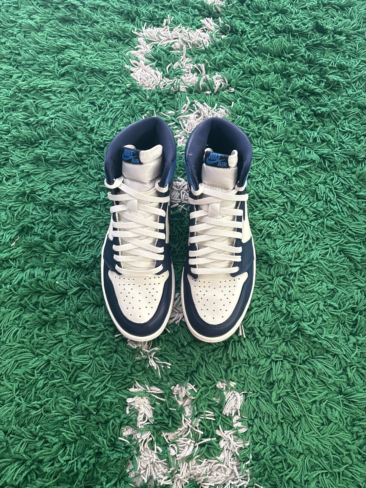 Jordan Retro 1 High “Obsidian”
