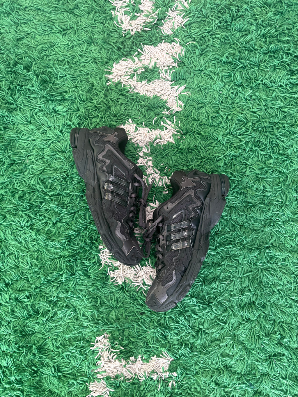 Bad Bunny Response CL “Triple Black”