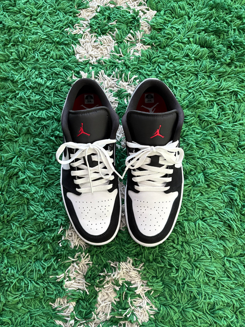 Jordan Retro 1 Low “White Black Matte Silver”