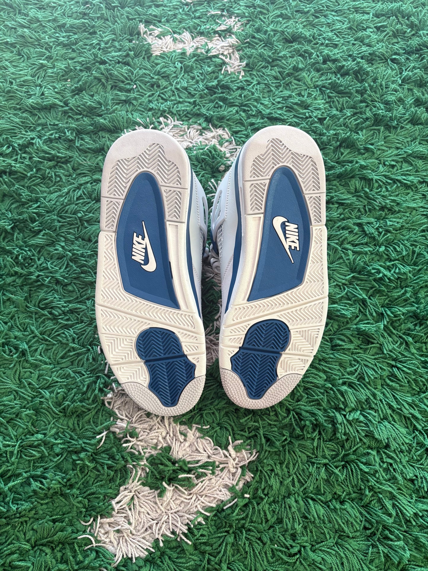 Jordan Retro 4 “Military Blue” 2024