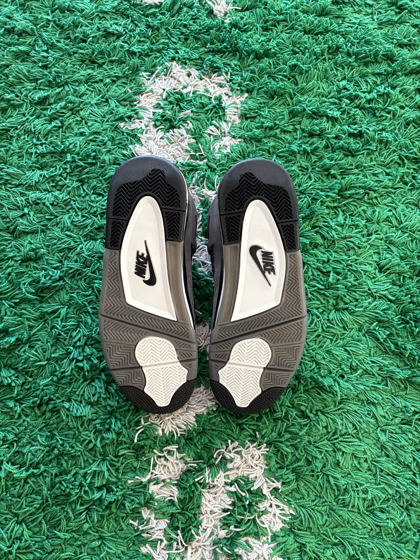 Jordan Retro 4 “Cave Stone”