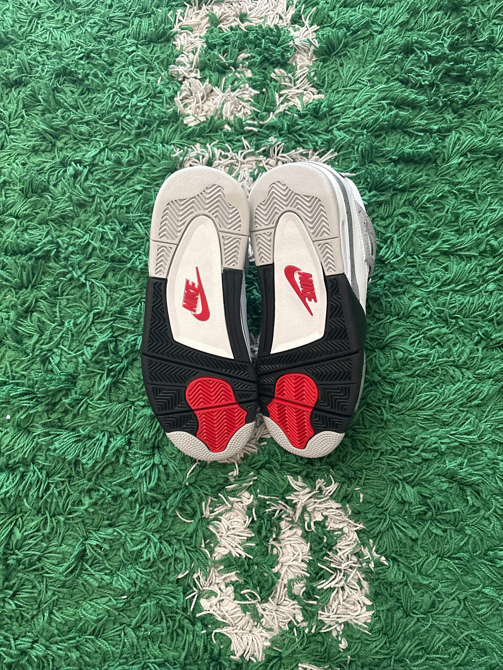 Jordan Retro 4 “White Cement”