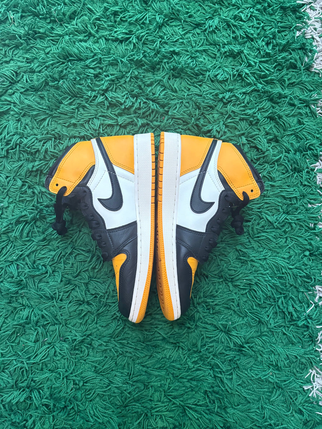 Jordan Retro 1 High OG “Taxi”