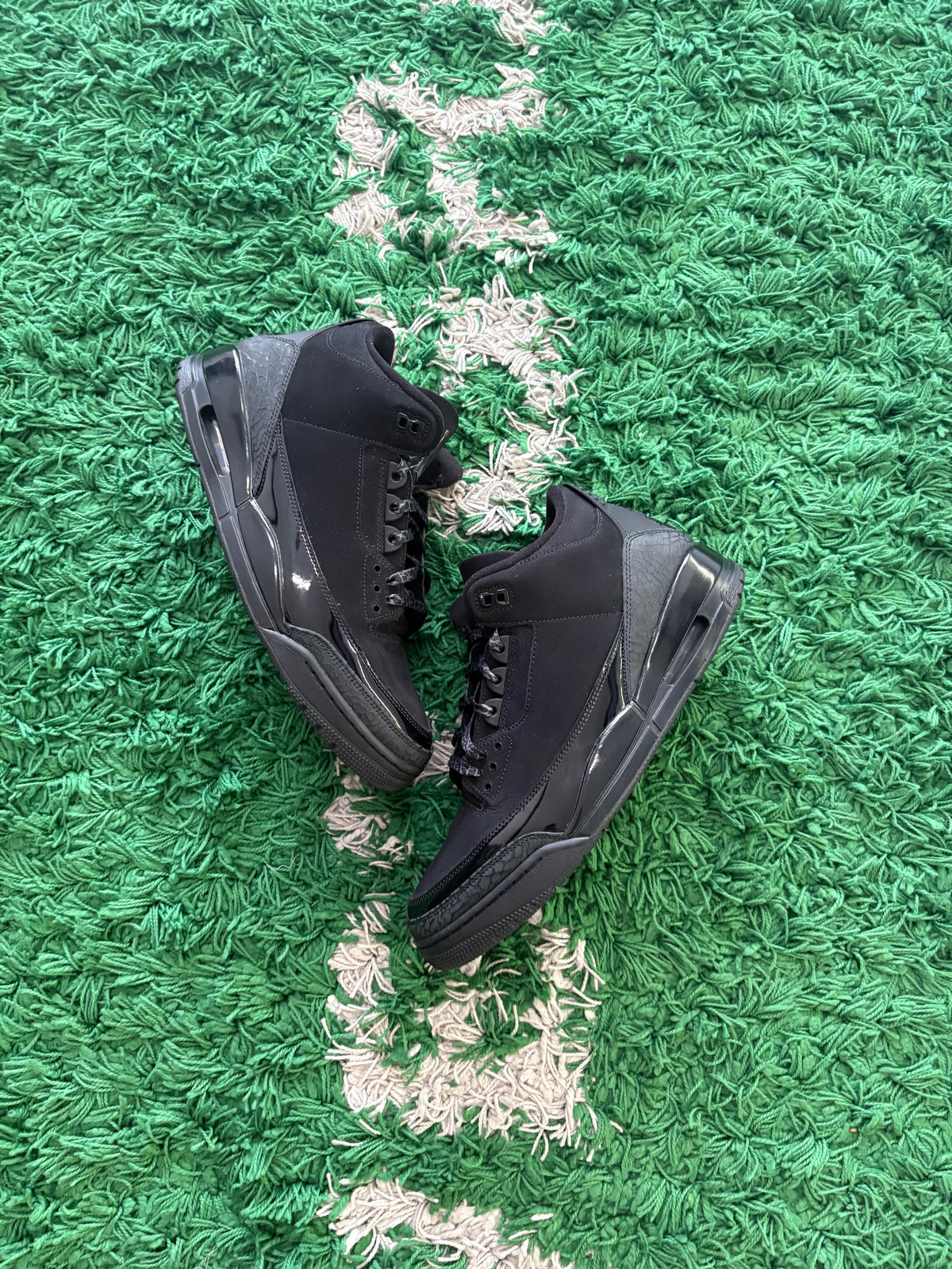 Jordan Retro 3 “Black Cat”
