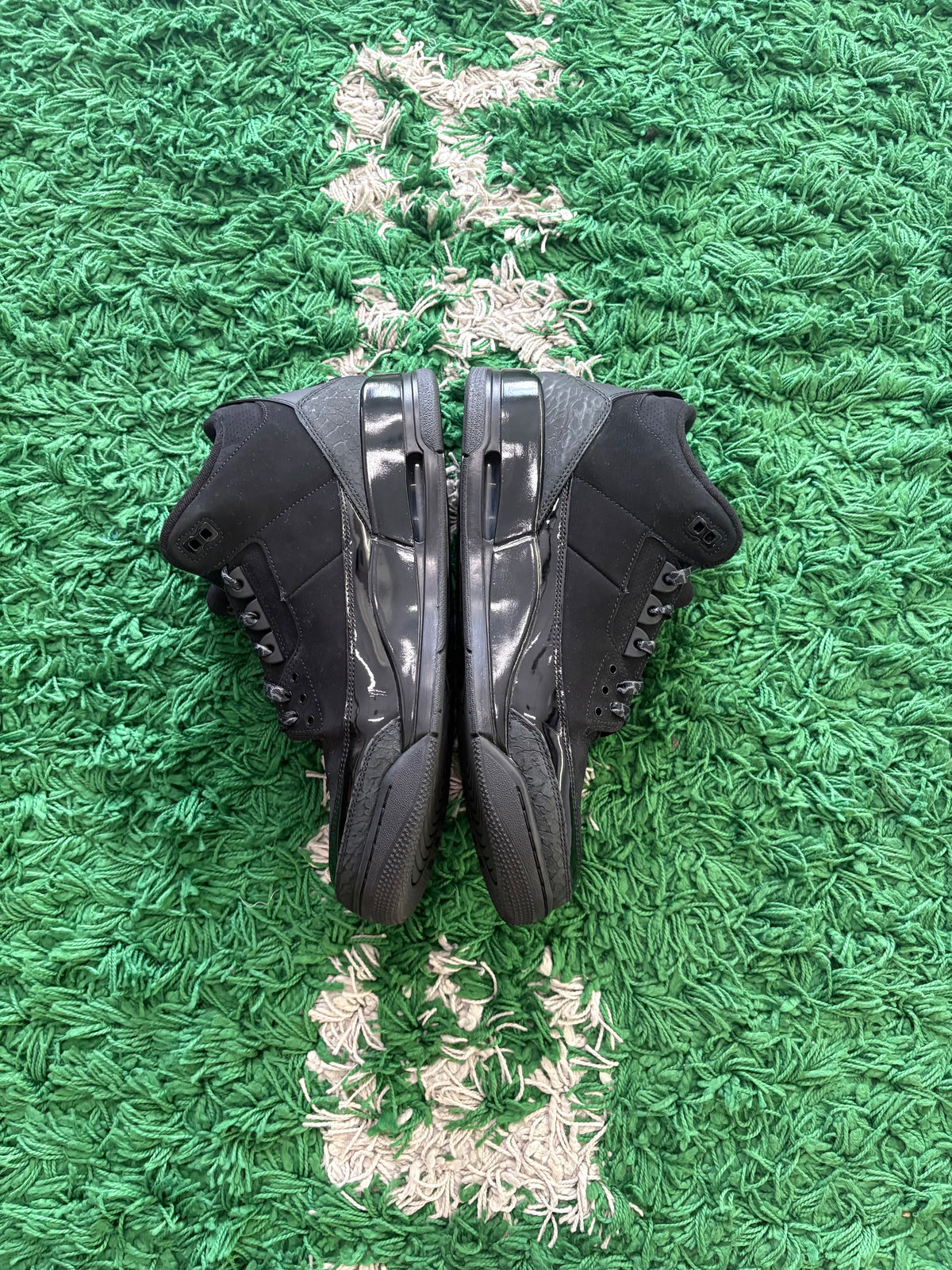 Jordan Retro 3 “Black Cat”